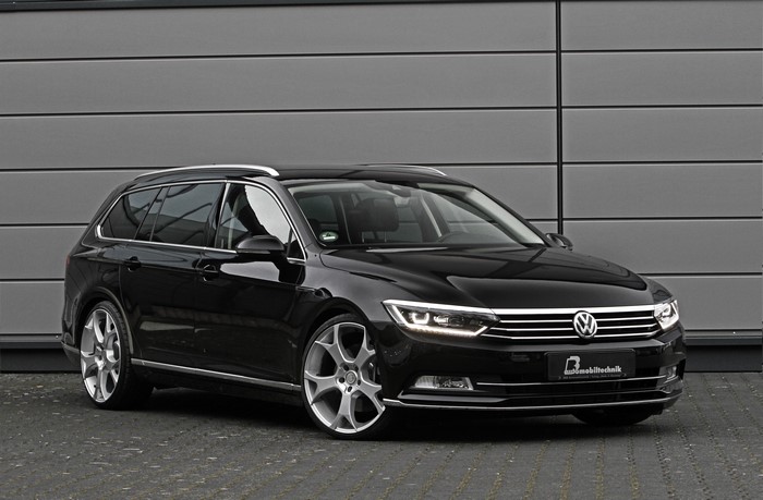 4K Black Volkswagen Passat Wagon