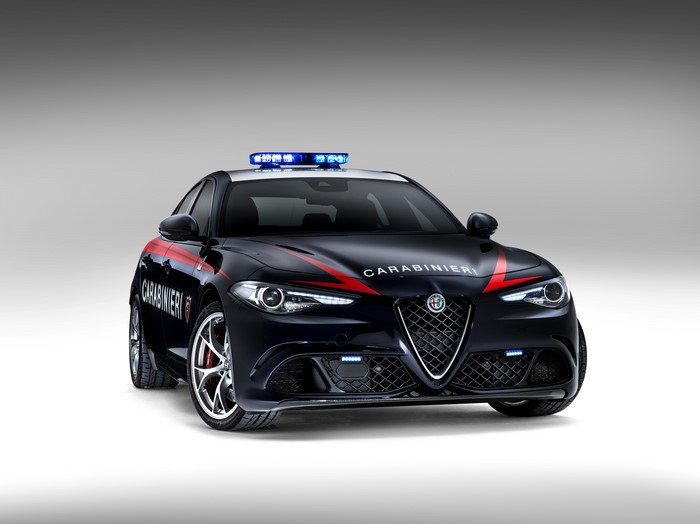 4K Alfa Romeo Giulia Quadrifoglio Carabinieri Police Car