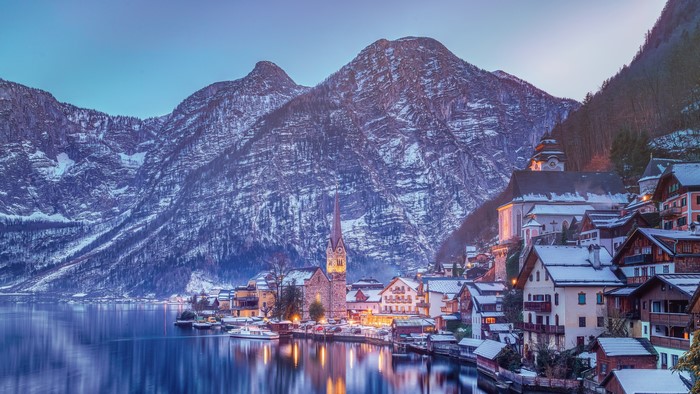 Hallstatt village on a lake in the Austrian Alps in winter