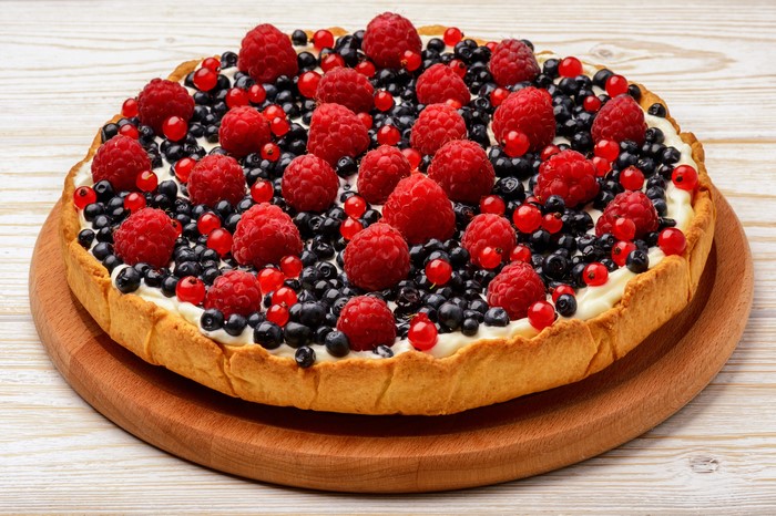 Delicious Berry Tart with Raspberries and Blueberries