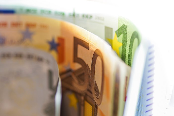Euro banknotes 50 and 100