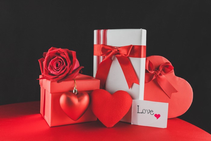Valentine's Day Gifts with Rose and Hearts