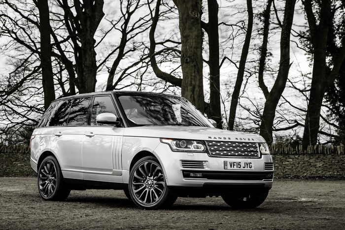White Range Rover Sport