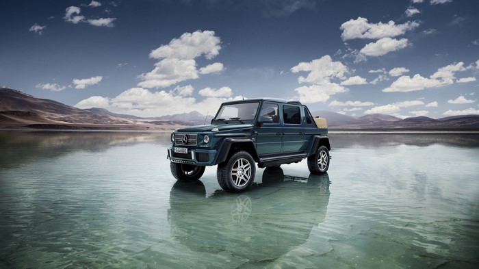 4K Mercedes-Benz Maybach G 650 Landaulet on Water