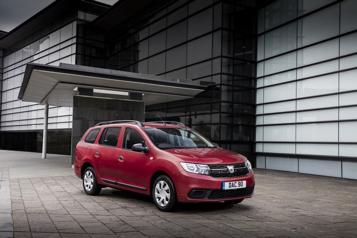 4K Dacia Logan MCV Wine Color Metallic