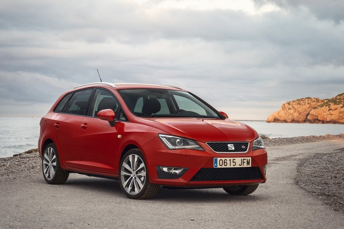 Red 2015 Seat Ibiza Station Wagon