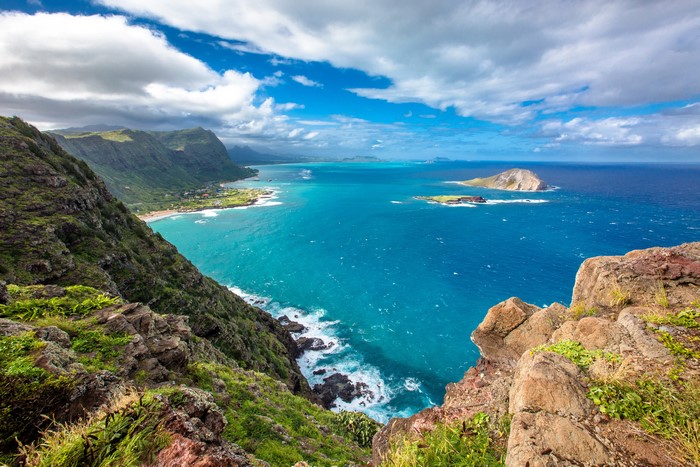 4K Scenic Coastline and Ocean View in Hawaii