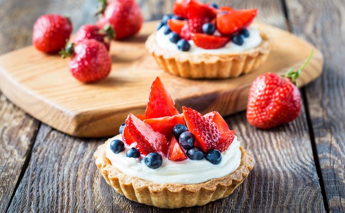 Strawberry and Blueberry Mini Cakes with Cream