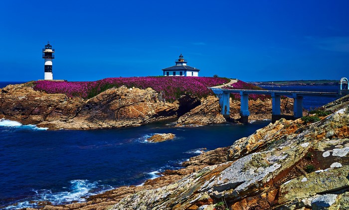 Isla Pancha Lighthouses and Bridge in Spain