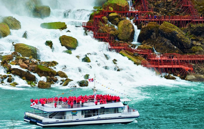 Niagara Falls Canada with Hornblower Riverboat