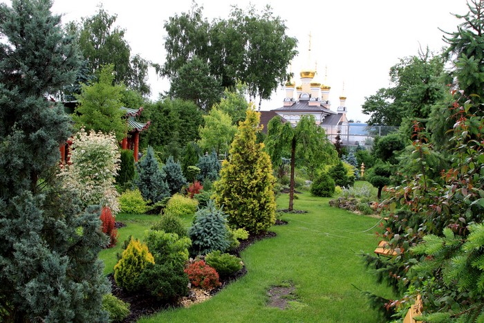 Botanical garden with church in Moscow, Russia