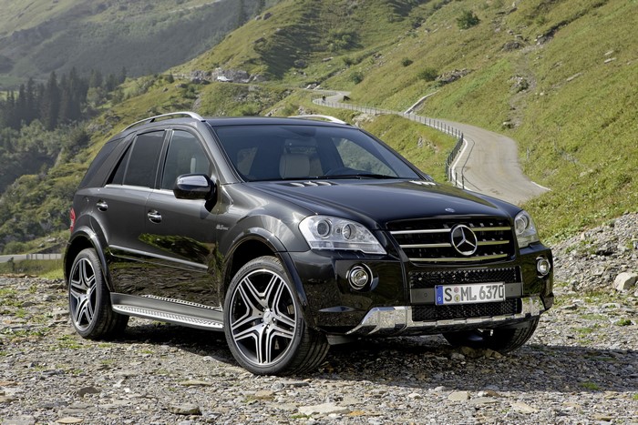 4K Mercedes-Benz AMG W164 ML-Class Crossover