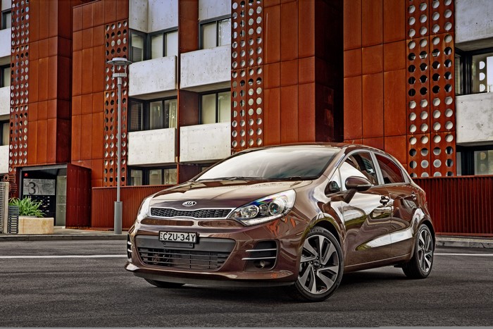 4K KIA Rio 2015 Metallic Brown