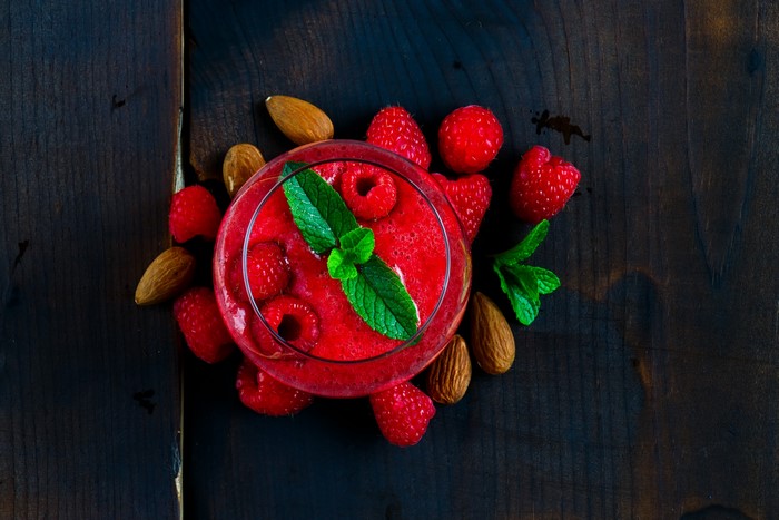 Raspberry smoothie with almonds and mint