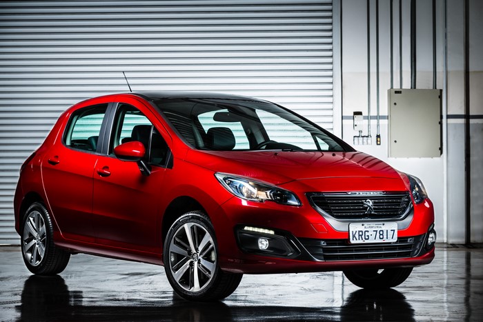 Red Peugeot 308
