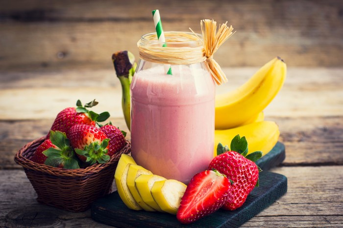 Strawberry Banana Smoothie in a Jar with Fresh Fruit