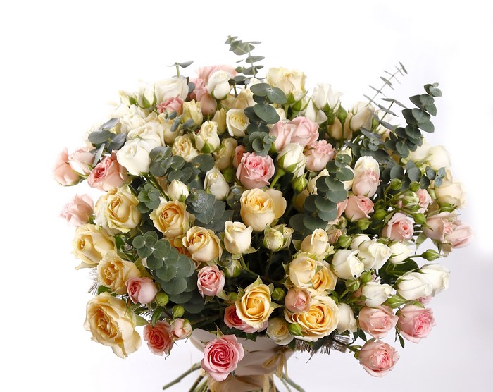 Bouquet of Roses with Eucalyptus