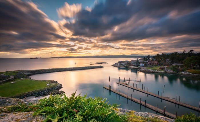 4K Evening View of Marinas and Houses in British Columbia, Canada