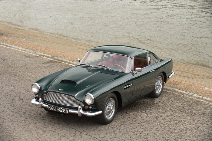 Green Aston Martin DB4 Series II Touring