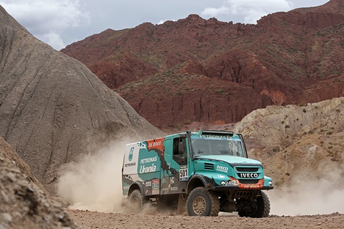 4K IVECO Truck Driving Through Desert Landscape