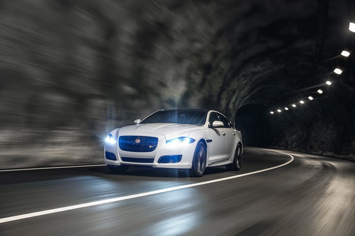 4K White 2015 Jaguar XJR X351 in Tunnel