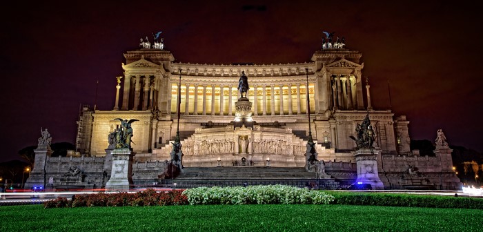 4K Night View of Altare della Patria in Rome