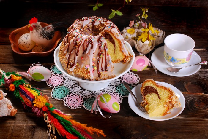 Easter Kulich Cake with Eggs and Cup