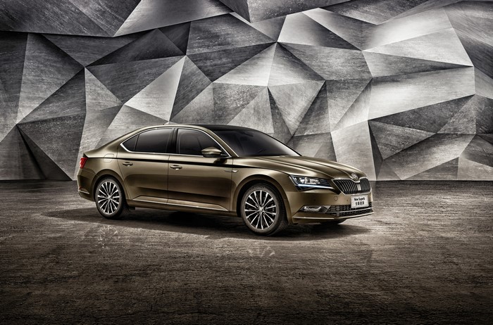 Skoda Superb 4K