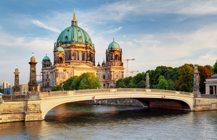 4K Berlin Cathedral and Spree River Bridge