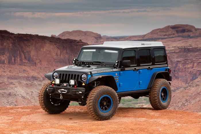 2017 Luminator Concept Jeep in desert landscape