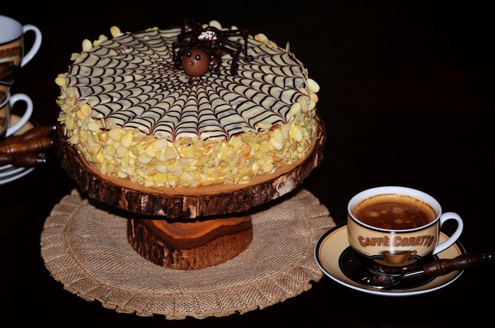 Spiderweb cake with coffee