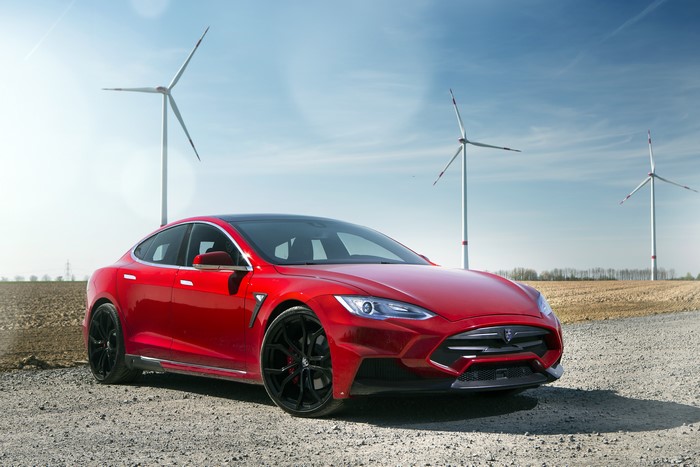 Red Larte Design Elizabeta Tesla Model S with Wind Turbines