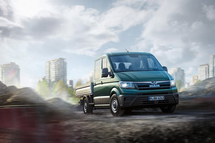 Green MAN TGE 3.140 Crew Cab Pickup Truck