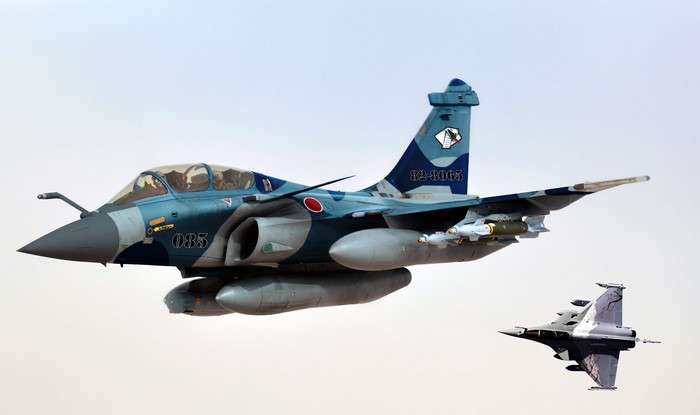 JASDF Mitsubishi F-3 Hayate fighter jets in flight