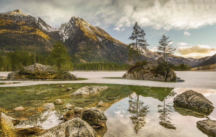 Lake with mountains and trees in Ramsau, Germany