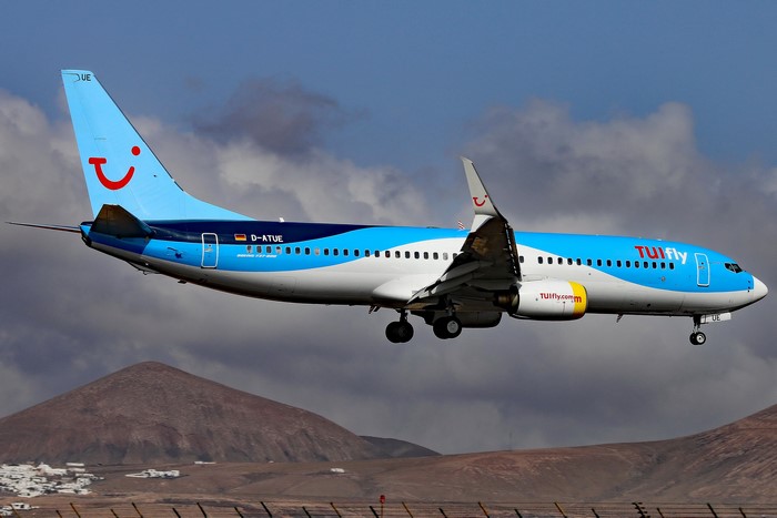 Boeing 737-8K5 airplane with TUI fly livery