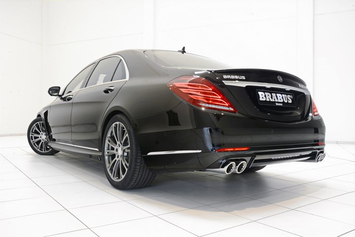 4K Brabus B50 S-Klasse W222 Sedan from Back View