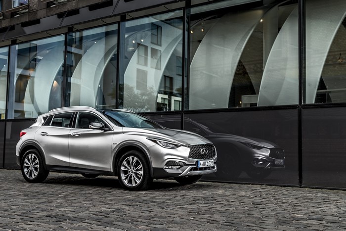 4K 2016 Infiniti QX30 2.2d AWD