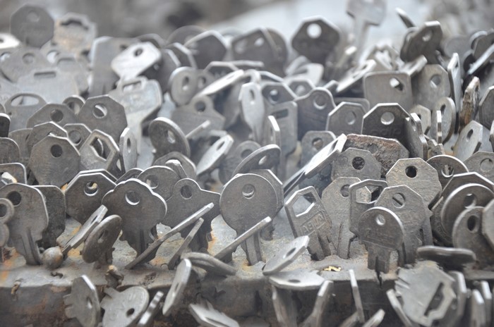 Many keys in a pile