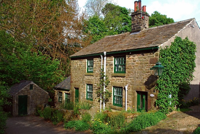 Stone cottage and outbuilding in Edale, Derbyshire, United Kingdom