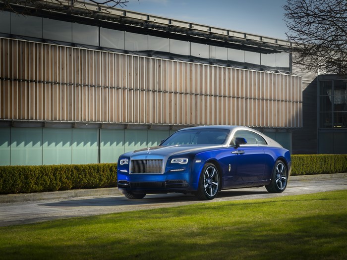 4K 2017 Rolls-Royce Wraith Bespoke Collection