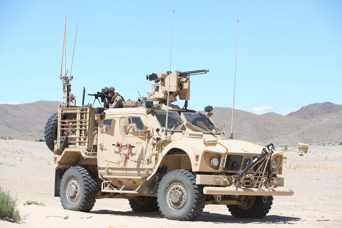 4K Oshkosh M-ATV SXF with soldiers and machine guns