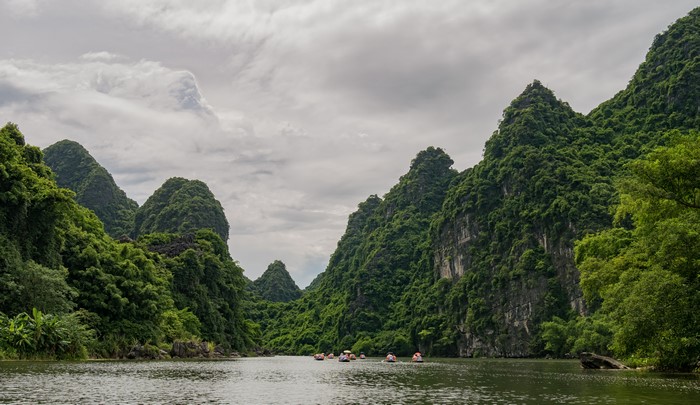 4K Scenic View of Ninh Binh Mountains and River