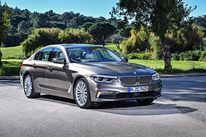 4K 2017 BMW 520d Sedan Luxury Line