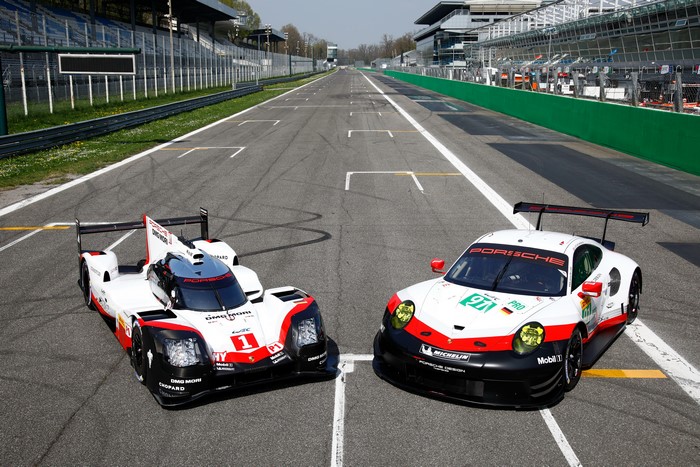 4K Porsche 919 Hybrid and 911 RSR on Race Track