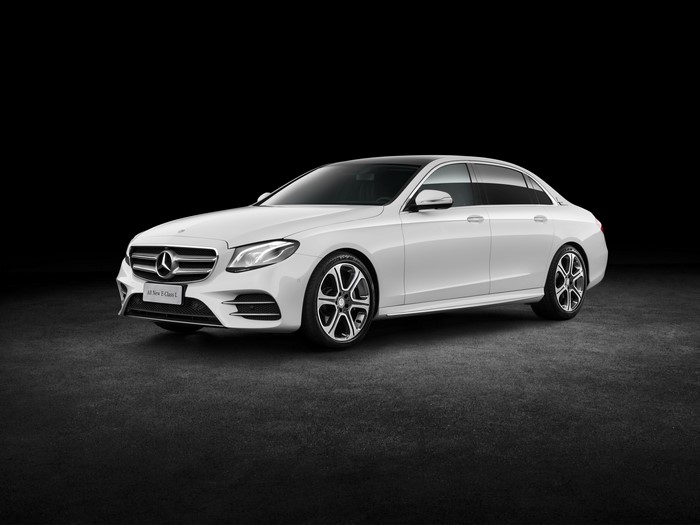 4K Mercedes-Benz E-Class W213 Sedan
