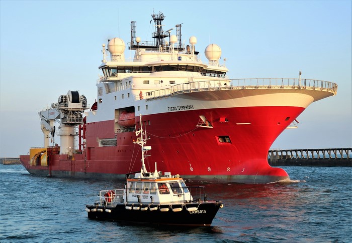 Fugro Symphony ship and a pilot boat