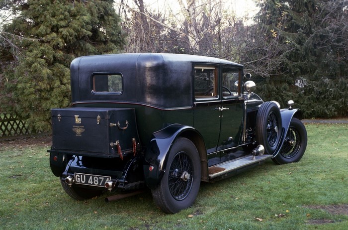 Bentley with trunk and license plate GU 487