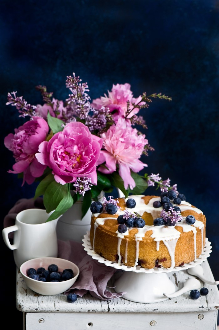 Bundt cake with blueberries and peonies