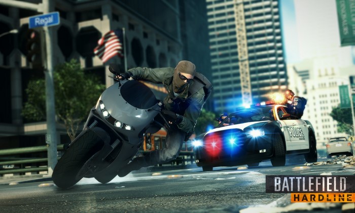 Motorcyclist pursued by police in Battlefield Hardline